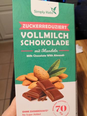 Vollmilch Schokolade mit Mandeln by ipsalto | Uploaded by: ipsalto