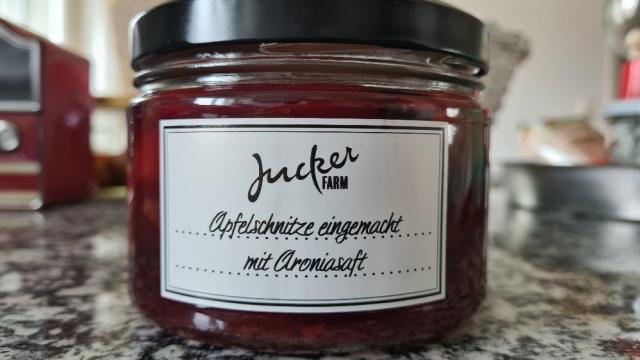 Apfelschnitze eingemacht, mit Aroniasaft von Jeannine1990 | Hochgeladen von: Jeannine1990