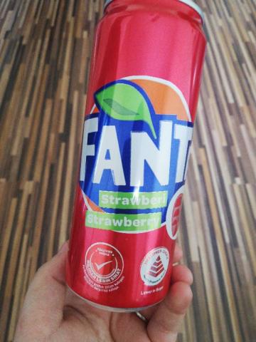 Fanta, Strawberry ? von jessyssketchbook | Hochgeladen von: jessyssketchbook