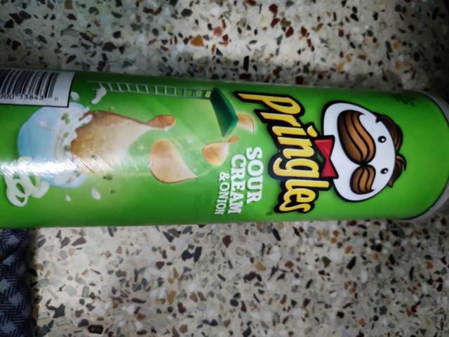 pringles potato chips, sour cream and sour by fahmi | Uploaded by: fahmi