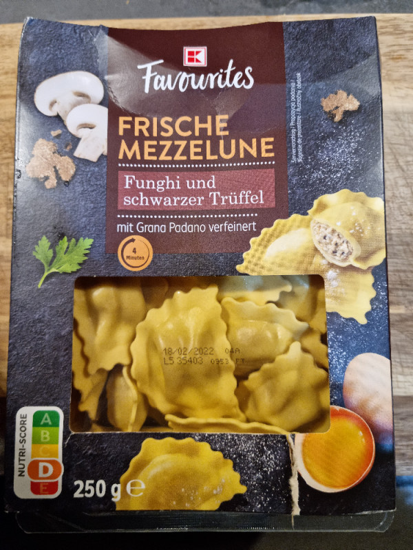 Frische Mezzelune, Funghi und schwarzer Trüffel von duracelljewl | Hochgeladen von: duracelljewlz