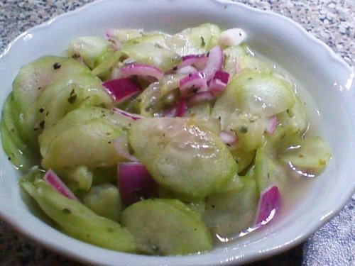 Salat - Gurke nach Mama = 1 Port. = 5o kcal | Hochgeladen von: Vici3007