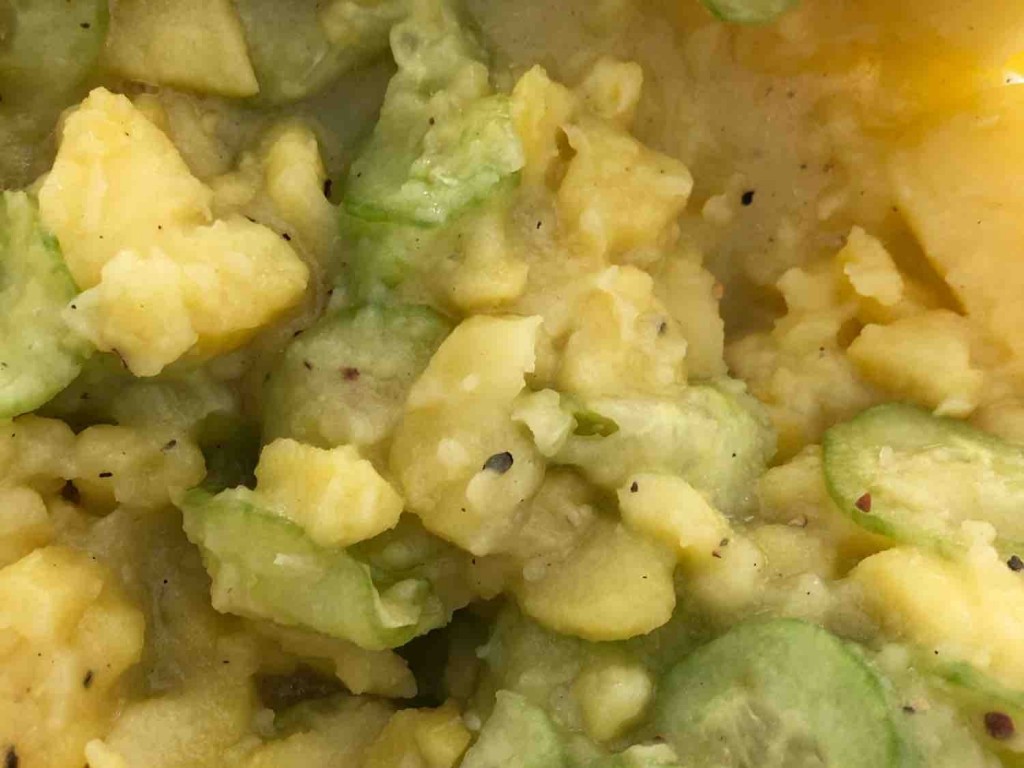 Kartoffelsalat mit Gurke, mit Essig und Öl von paulgebauer | Hochgeladen von: paulgebauer