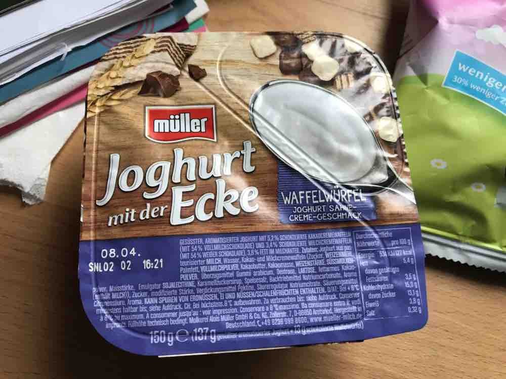 Joghurt mit der Ecke Waffelwürfel Sahne-Creme von CatMAalea | Hochgeladen von: CatMAalea