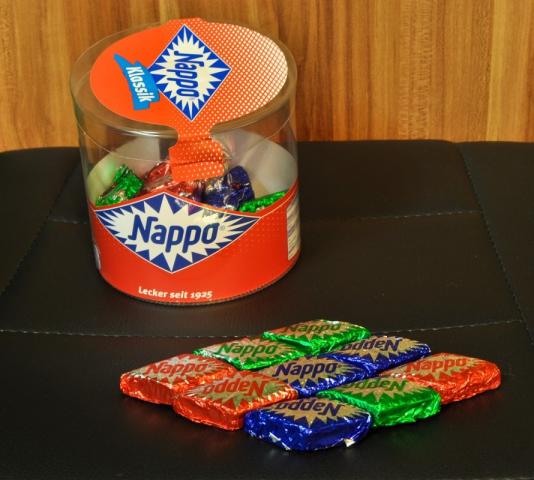 Nappo Nougat mit Schockoladenüberzug (klein | Hochgeladen von: Taimatsu