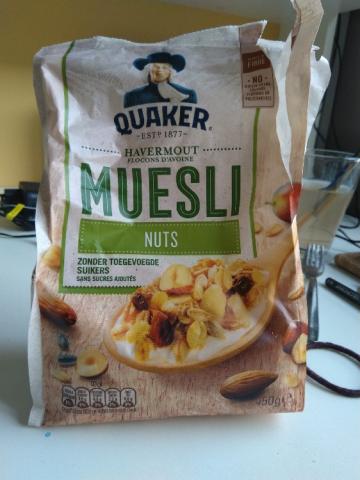 Quaker muesli nuts sans sucres ajoutés by mamanonoma | Uploaded by: mamanonoma