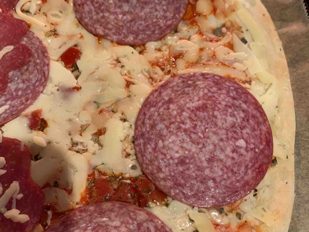 Papa Toni‘s, Pizza Salame von natu | Hochgeladen von: natu