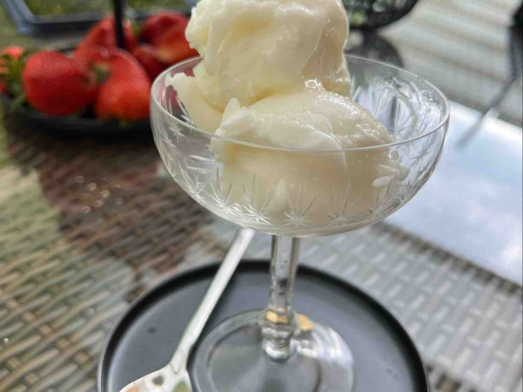 Keto Eiscreme, mit Mandelmilch von Llyn | Hochgeladen von: Llyn