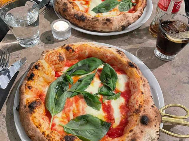 Neapolitanischer Pizza-Boden von Nastya04 | Hochgeladen von: Nastya04
