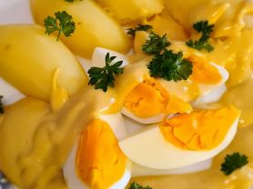 Ei mit Senfsoße an Salzkartoffeln | Hochgeladen von: werniberni