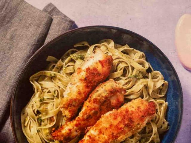 Hähnchenfilets in Kräuterpanade mit Fettuccine und Pesto von rap | Hochgeladen von: rapvogel