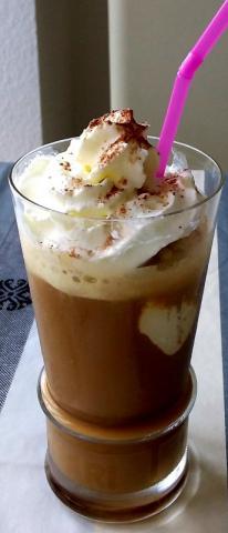 Eiskaffee mit Vanilleeis, süß | Hochgeladen von: Nini53