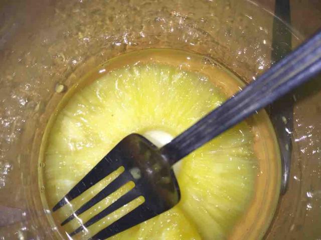 Ananas, in Scheiben, leicht gezuckert von Lukas36 | Hochgeladen von: Lukas36