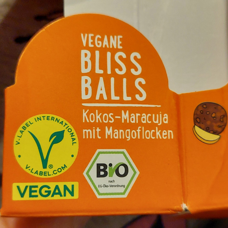 Vegane Bliss Balls Kokos-Maracuja mit Mangoflocken von manon.crc | Hochgeladen von: manon.crchr