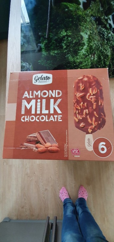 Almond Milk Chocolate von mainda | Hochgeladen von: mainda
