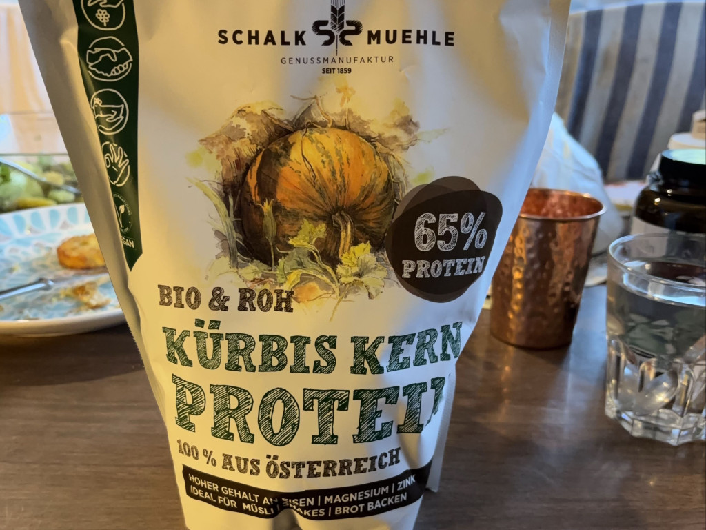 Hochgeladen von: CorneliaStrassegger Hochgeladen von: CorneliaStrassegger