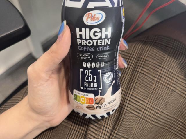 High protein coffee drink, 25g protein by alvn | Uploaded by: alvn High protein coffee drink, 25g protein by alvn | Uploaded by: alvn