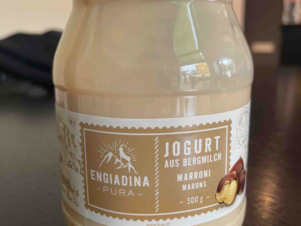 Vollmilchjogurt Marroni, mit Milch (3.8% Fettanteil), Zucker, Ma | Hochgeladen von: darianatascha Vollmilchjogurt Marroni, mit Milch (3.8% Fettanteil), Zucker, Ma | Hochgeladen von: darianatascha