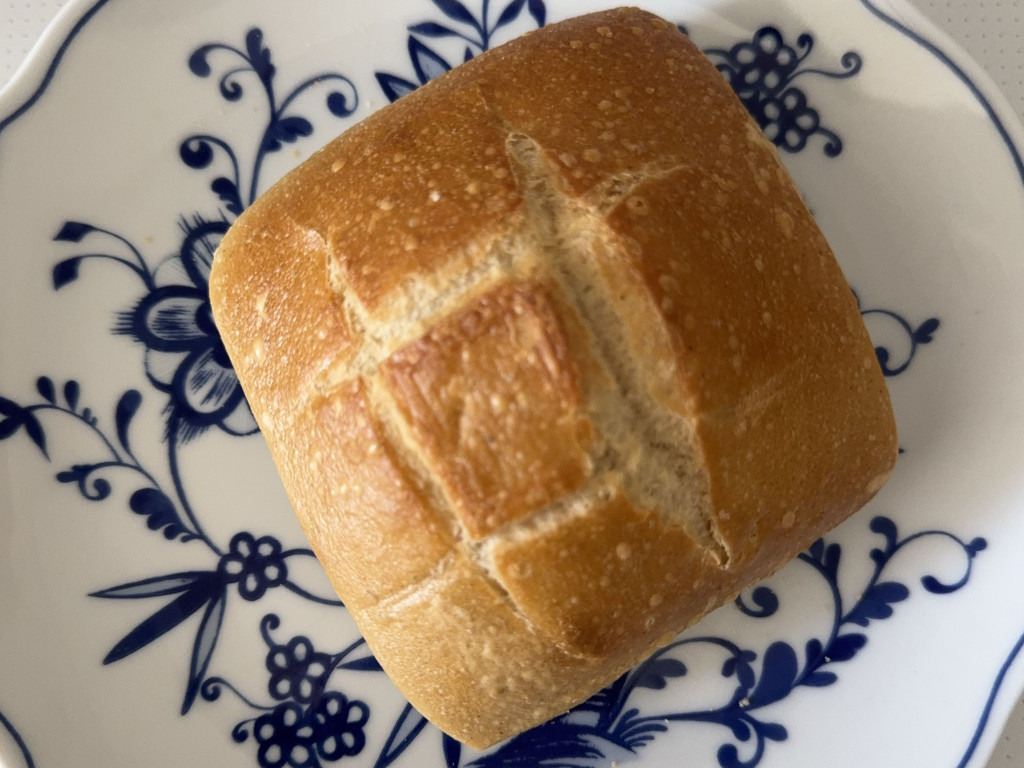 Knacki Knackfrisches Bio Weizenbrötchen von Yetta | Hochgeladen von: Yetta Knacki Knackfrisches Bio Weizenbrötchen von Yetta | Hochgeladen von: Yetta