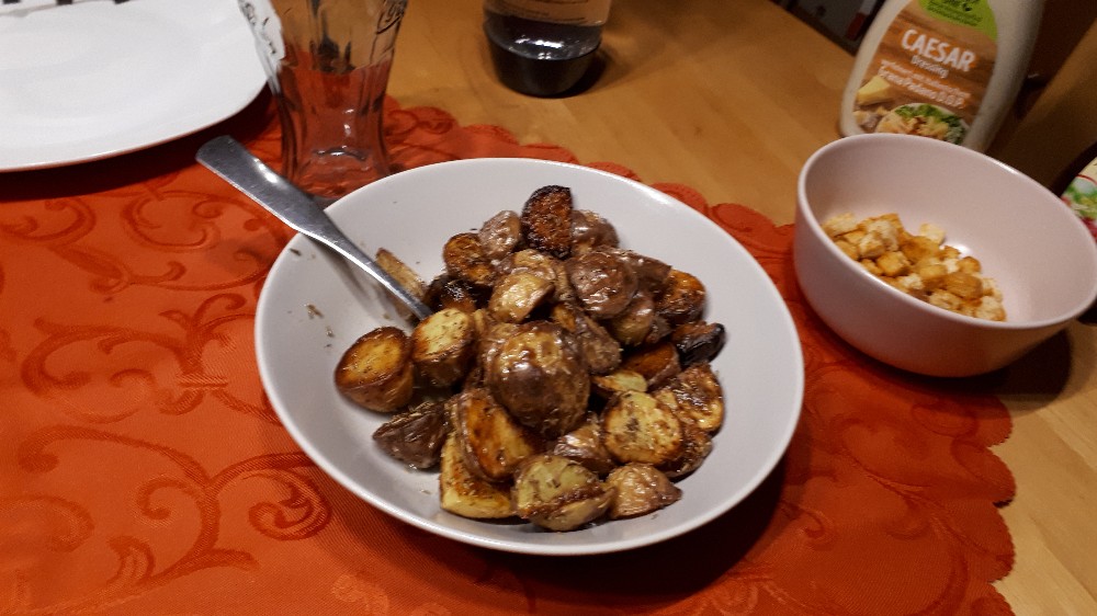 Rosmarin-Speck-Kartoffeln mit Kräuterquark  von Mao75 | Hochgeladen von: Mao75