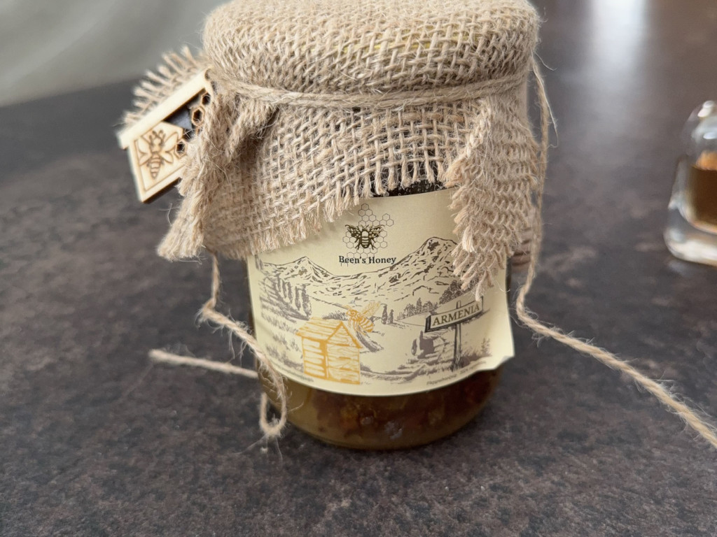 Armenian honey von EduardJ0J0 | Hochgeladen von: EduardJ0J0 Armenian honey von EduardJ0J0 | Hochgeladen von: EduardJ0J0