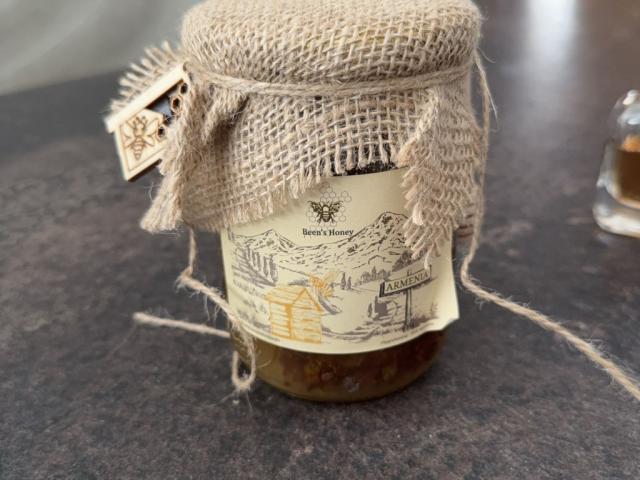 Armenian honey von EduardJ0J0 | Hochgeladen von: EduardJ0J0 Armenian honey von EduardJ0J0 | Hochgeladen von: EduardJ0J0