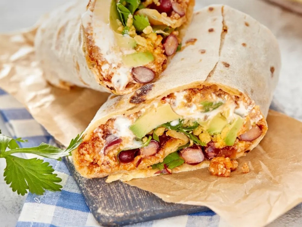Burrito mit Hack-Bohnen-Füllung und Avocado von Stoffmann | Hochgeladen von: Stoffmann Burrito mit Hack-Bohnen-Füllung und Avocado von Stoffmann | Hochgeladen von: Stoffmann