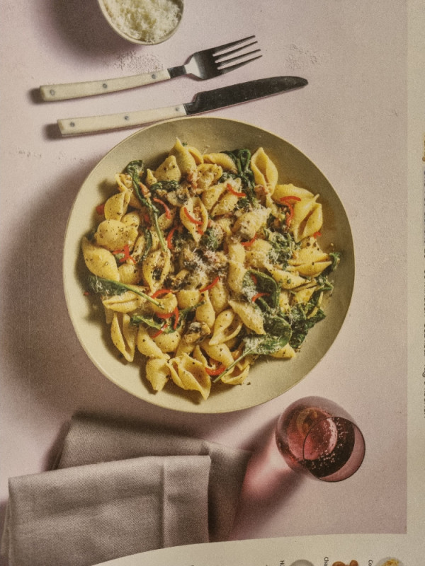 HelloFresh, Mini-Conchiglie mit Baconstreifen und Babyspinat, in ...