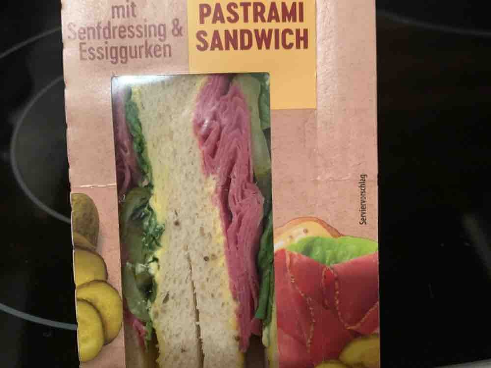 Pastrami Sandwich, mit Senfdressing & Essiggurken von smidt3 | Hochgeladen von: smidt398