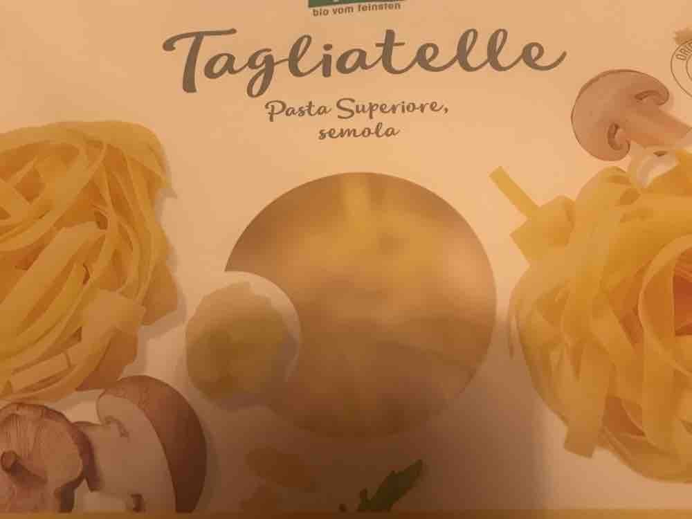 Tagliatelle, Pasta Superiore semola von krayzeecatzchen | Hochgeladen von: krayzeecatzchen