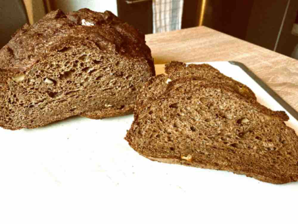 Goldiges Chia-Walnussbrot von martysche | Hochgeladen von: martysche Goldiges Chia-Walnussbrot von martysche | Hochgeladen von: martysche