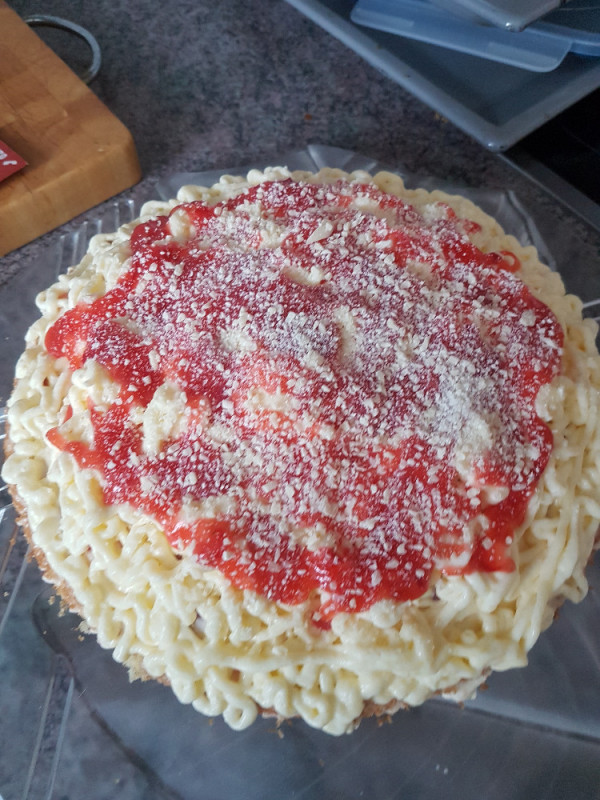 Spagetti Torte mit Tomatensoße von Mao75 | Hochgeladen von: Mao75