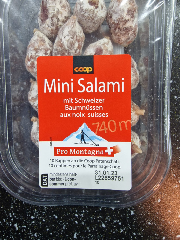 mini Salami mit baumnüssen von schtinii | Hochgeladen von: schtinii