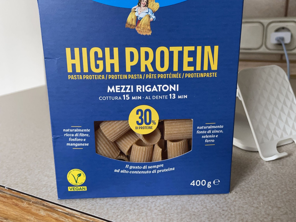 Hochgeladen von: celina080104