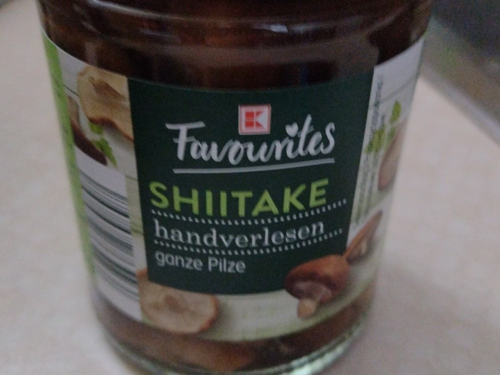 Shiitake, ganze Pilze von Michaela Schneider | Hochgeladen von: Michaela Schneider Shiitake, ganze Pilze von Michaela Schneider | Hochgeladen von: Michaela Schneider