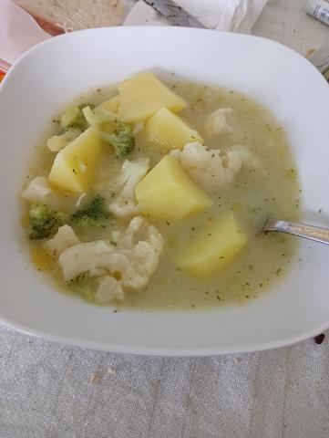 Blumenkohl-Broccoli-Suppe von Ekaterini Coutri | Hochgeladen von: Ekaterini Coutri