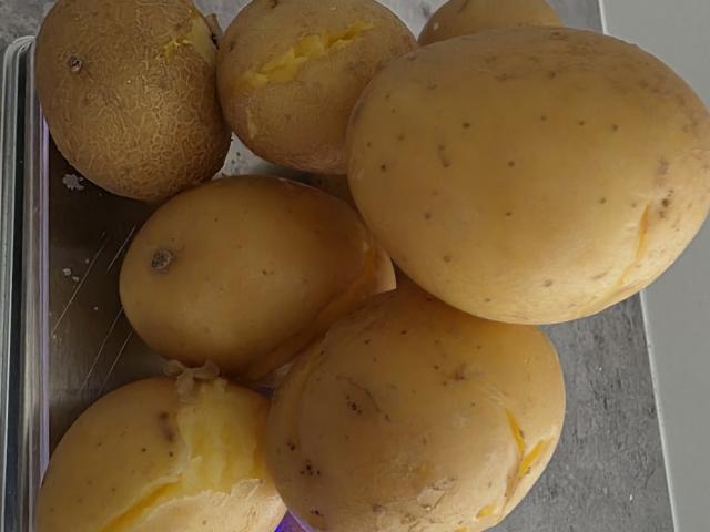 Hochgeladen von: R.o.s.e.