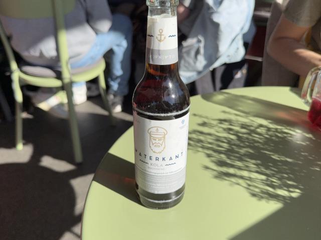 Hochgeladen von: EspressoPhil Hochgeladen von: EspressoPhil
