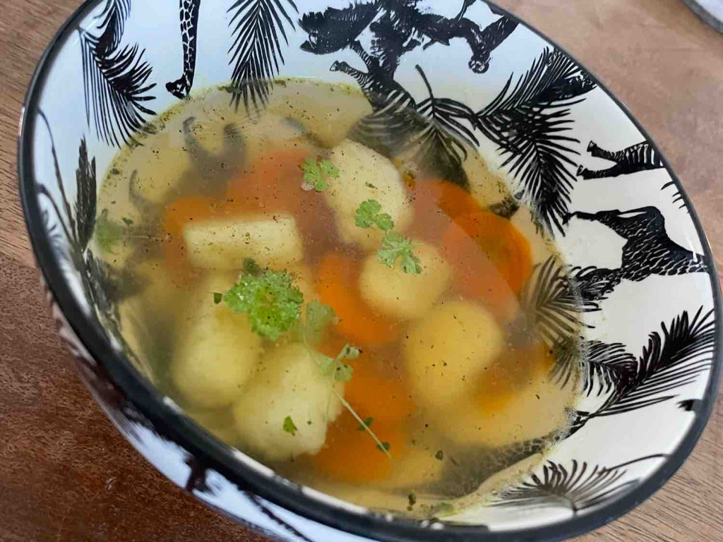 Klare Suppe mit Grießnockerln von manuela141838 | Hochgeladen von: manuela141838