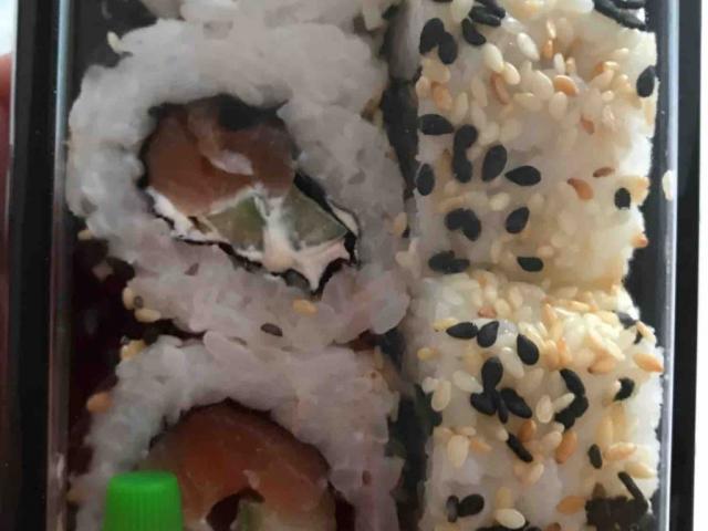Sushi Maki "California Lachs Gurke"  von FlowGainZ | Hochgeladen von: FlowGainZ