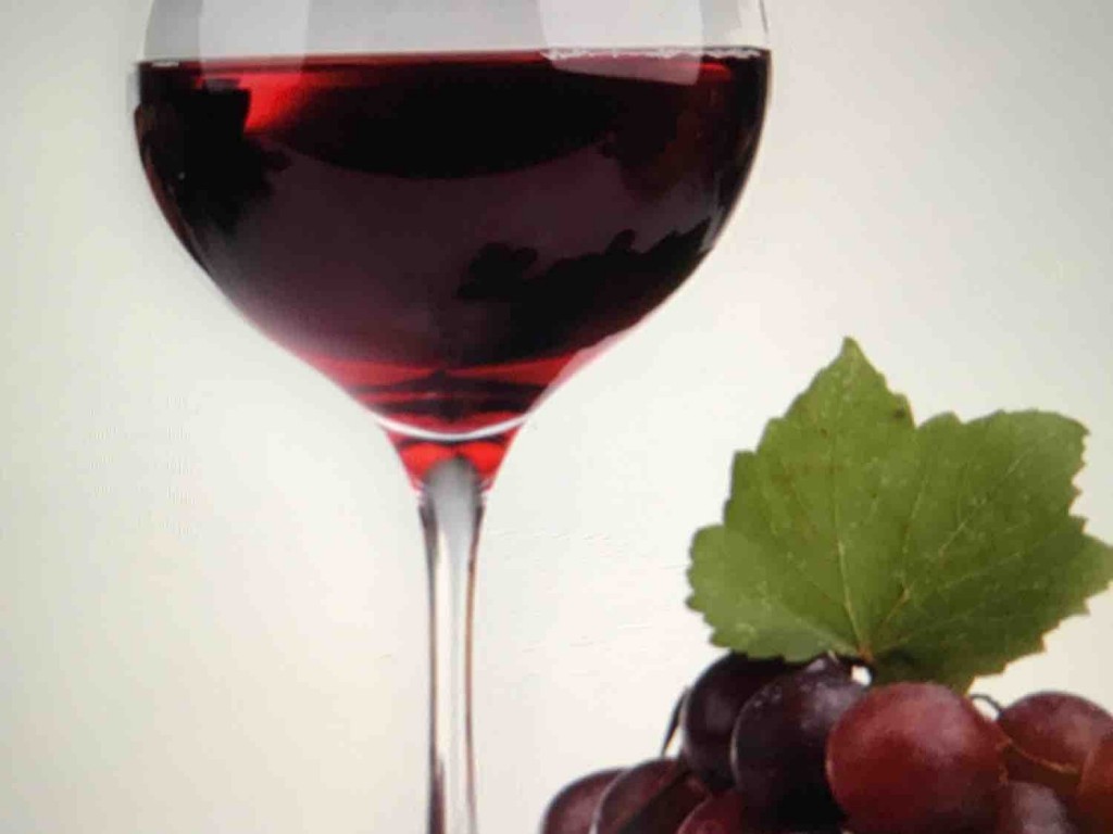 Rotwein 13% Vol. von delphin0735 | Hochgeladen von: delphin0735 Rotwein 13% Vol. von delphin0735 | Hochgeladen von: delphin0735