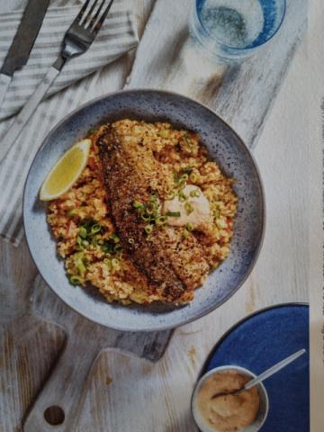 Harissa-Fischfilet mit Bulgursalat, dazu Jughurt-Ajvar-Dip von d | Hochgeladen von: dennissueren218