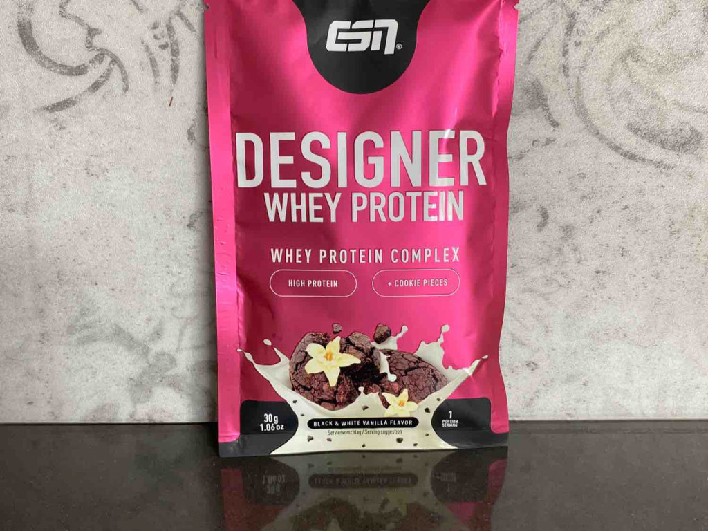 Designer Whey Protein, black & white vanilla flavour von leo | Hochgeladen von: leohnysophy