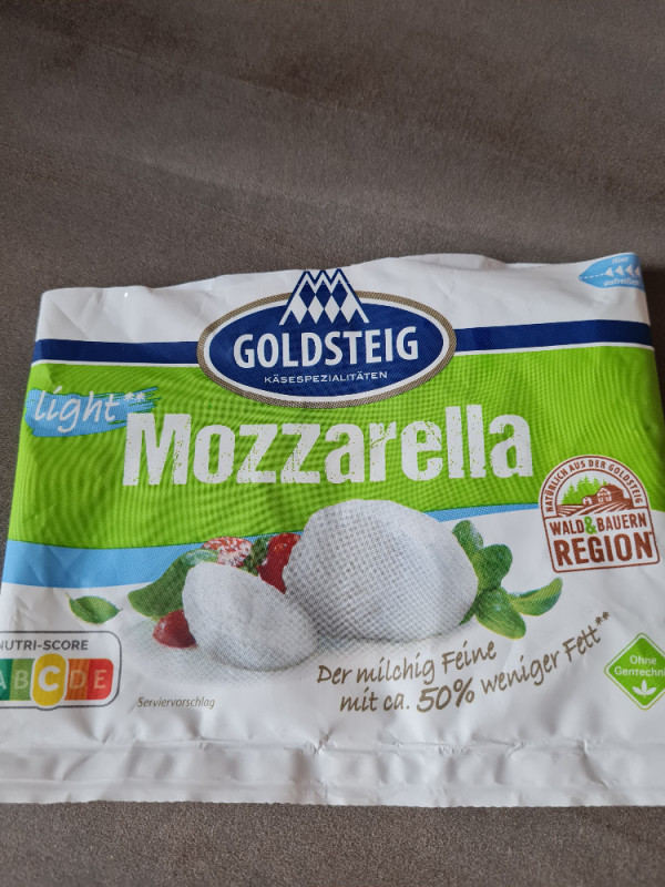 Mozzarella, light by Lisacrunchbucket | Hochgeladen von: Lisacrunchbucket