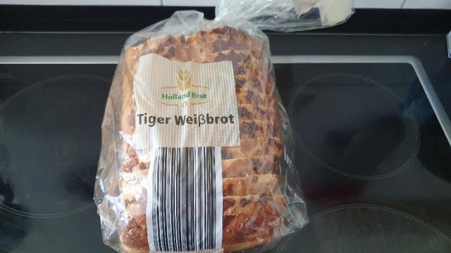 Tiger Weißbrot by Beerus | Uploaded by: Beerus