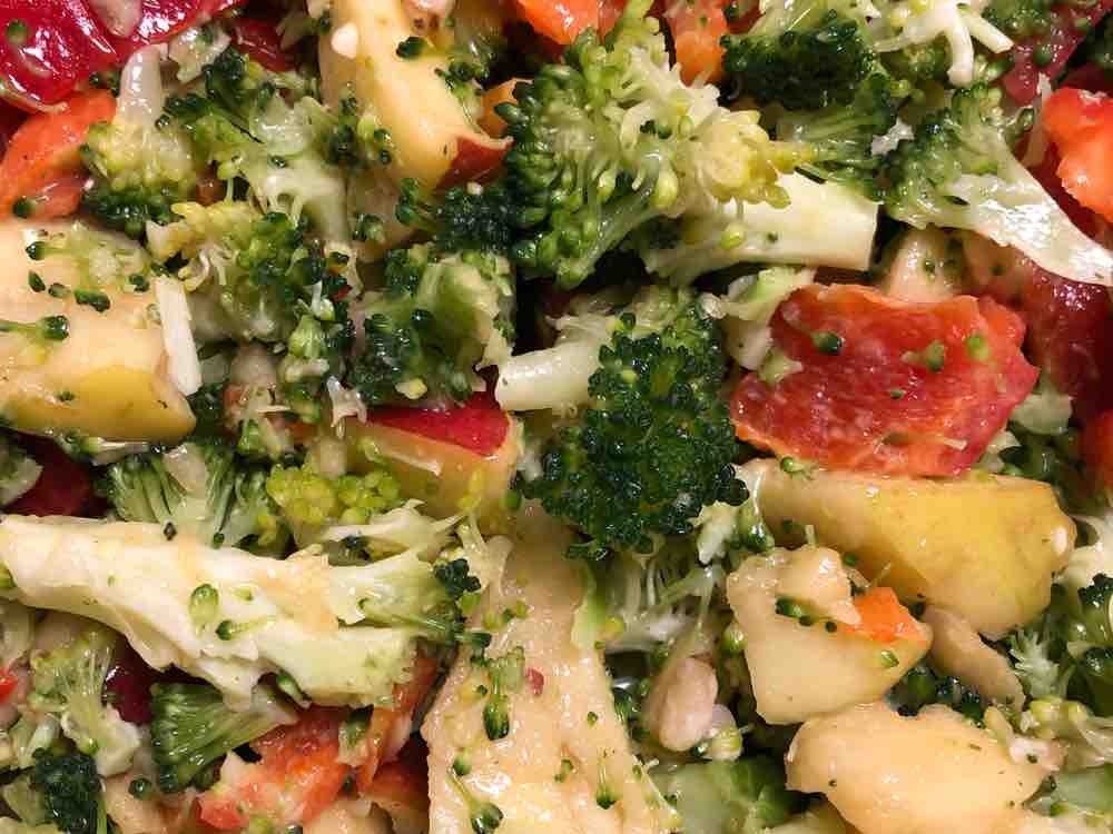 Brokkolisalat mit Pinienkernen von Glatti | Hochgeladen von: Glatti