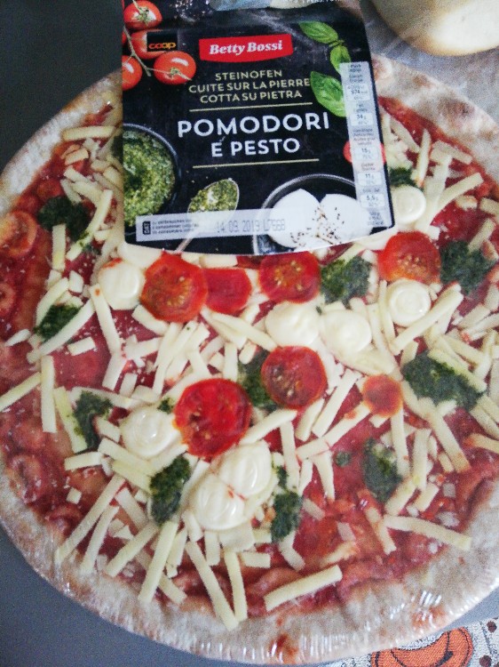 Pizza Pomodori e Pesto von Corli | Hochgeladen von: Corli