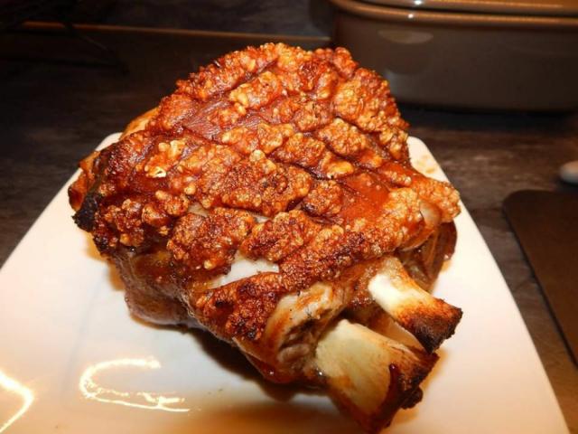 Schweinshaxe / Eisbein, gegrillt von Vortarulo | Hochgeladen von: Vortarulo