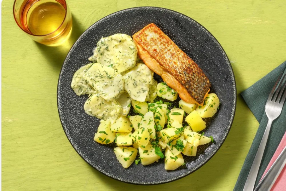 Gebratener Lachs mit Rahmkohlrabi, dazu Petersilienkartoffeln vo | Hochgeladen von: maria.312