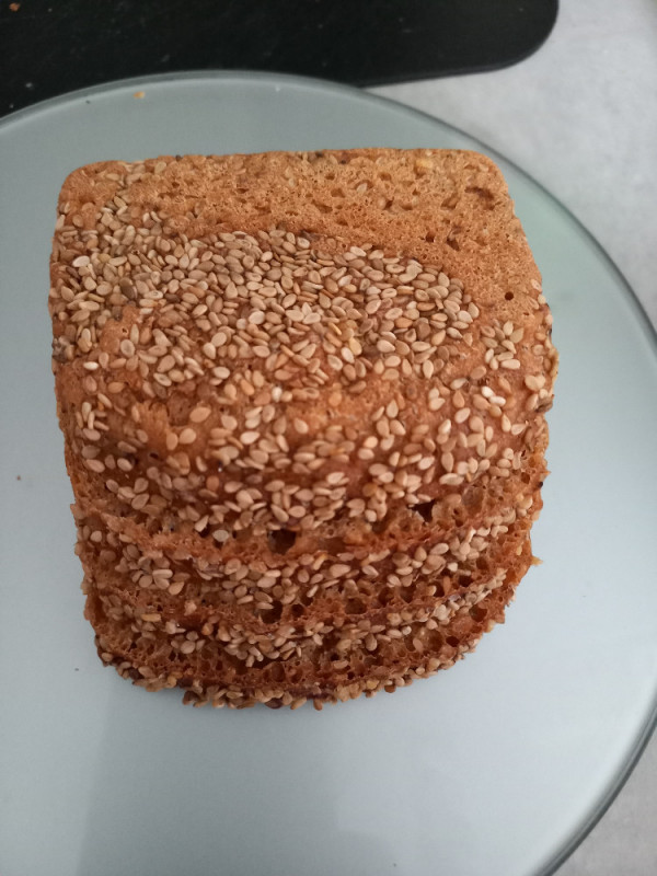 Dinkel-Sesam-Brot von Rundumdieuhrmami | Hochgeladen von: Rundumdieuhrmami